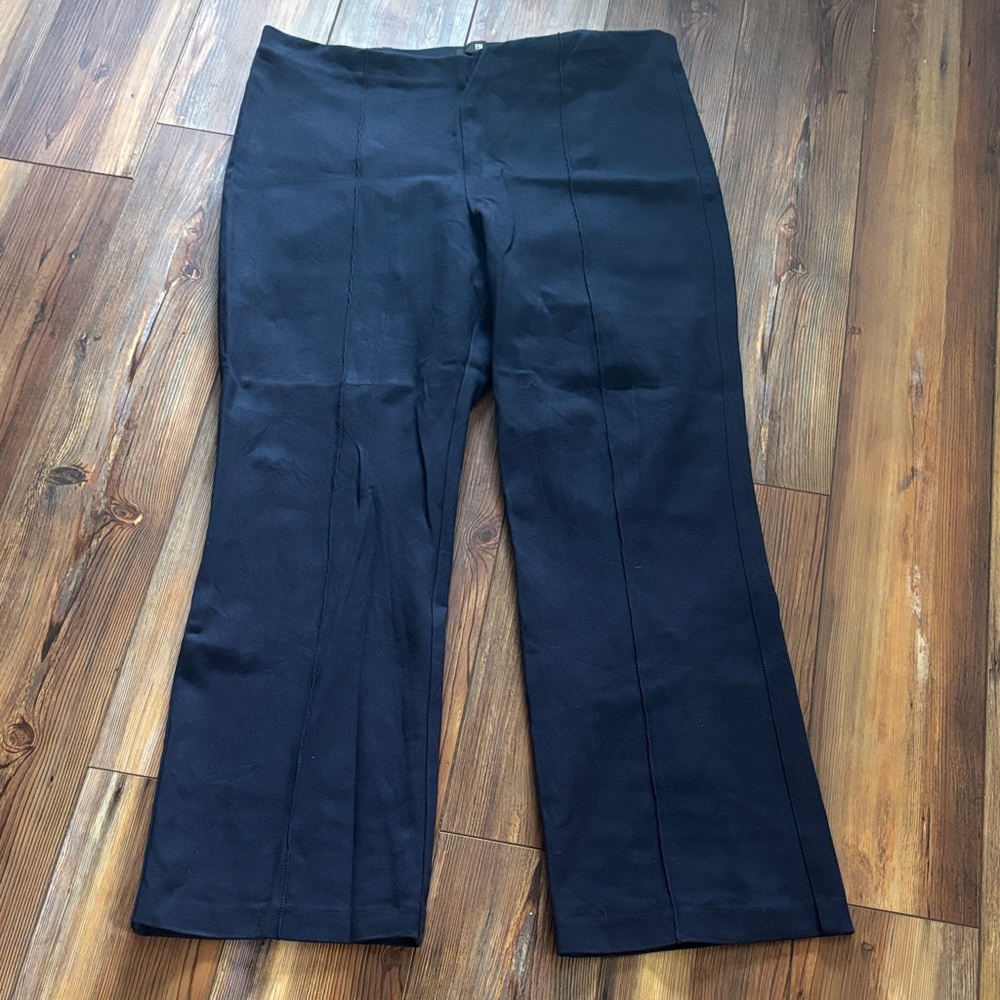 BANANA REPUBLIC NAVY FLARE EVERYWHERE PONTE PULL-ON PANT XL TALL - Picture 3 of 10
